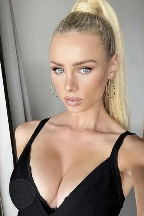 Aisha, foto del profilo 3 di 3